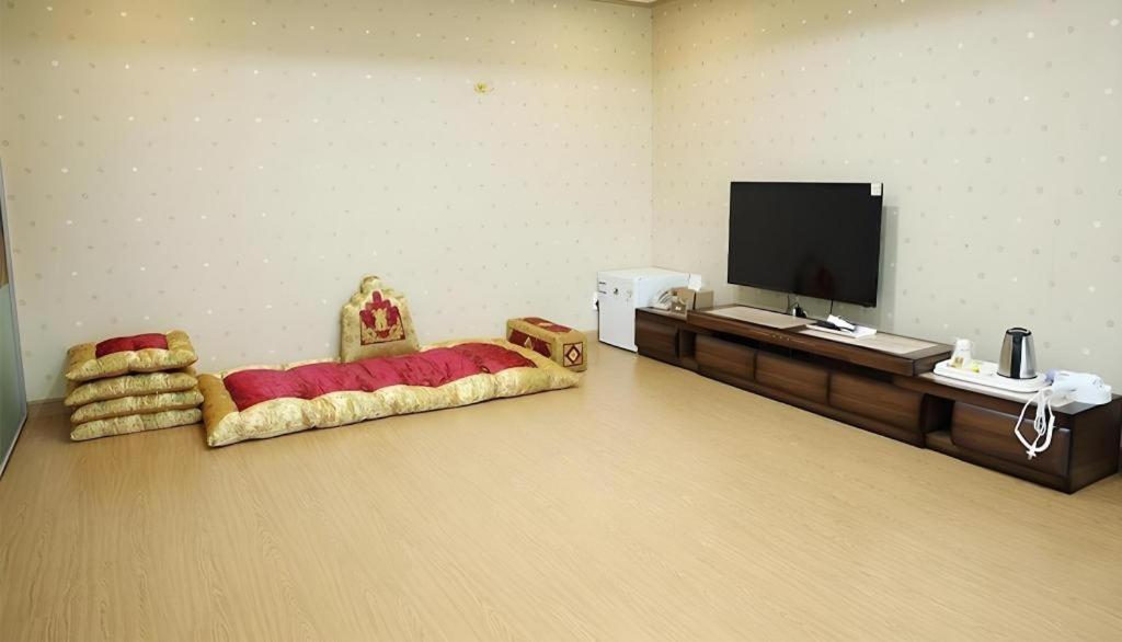 Arisu Gyeongju Hotel Buitenkant foto