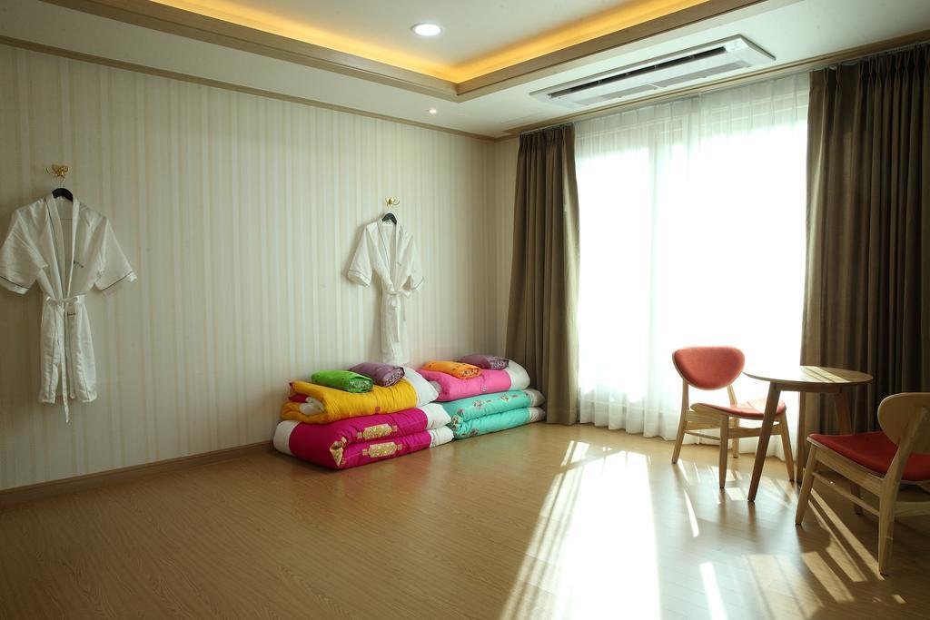 Arisu Gyeongju Hotel Buitenkant foto